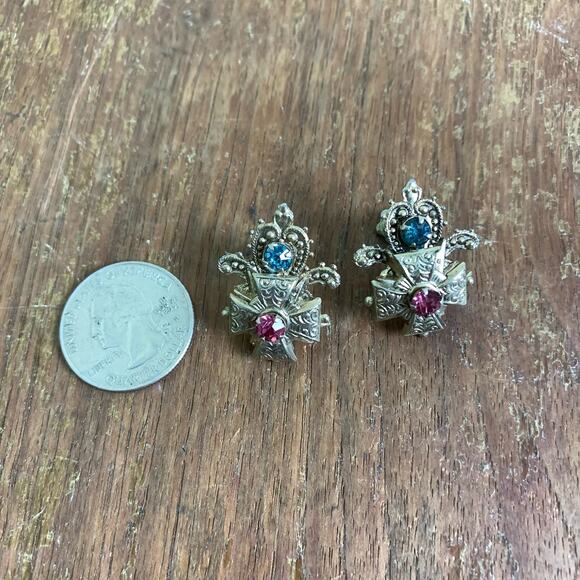 VINTAGE 40s 50s Maltese Cross with Fleur De Lis Silver faceted gemstone earrings - Picture 2 of 6